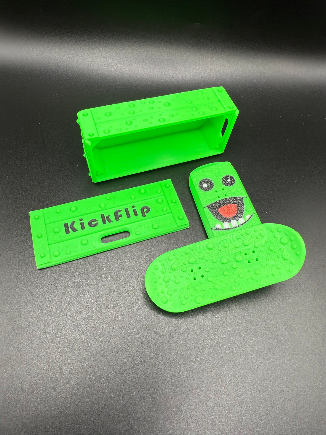 Flying Tiger Magnetic Slider – Custom Colour Kickflip Fidget Toy with Optional Storage Crate | 3D Printed Slider