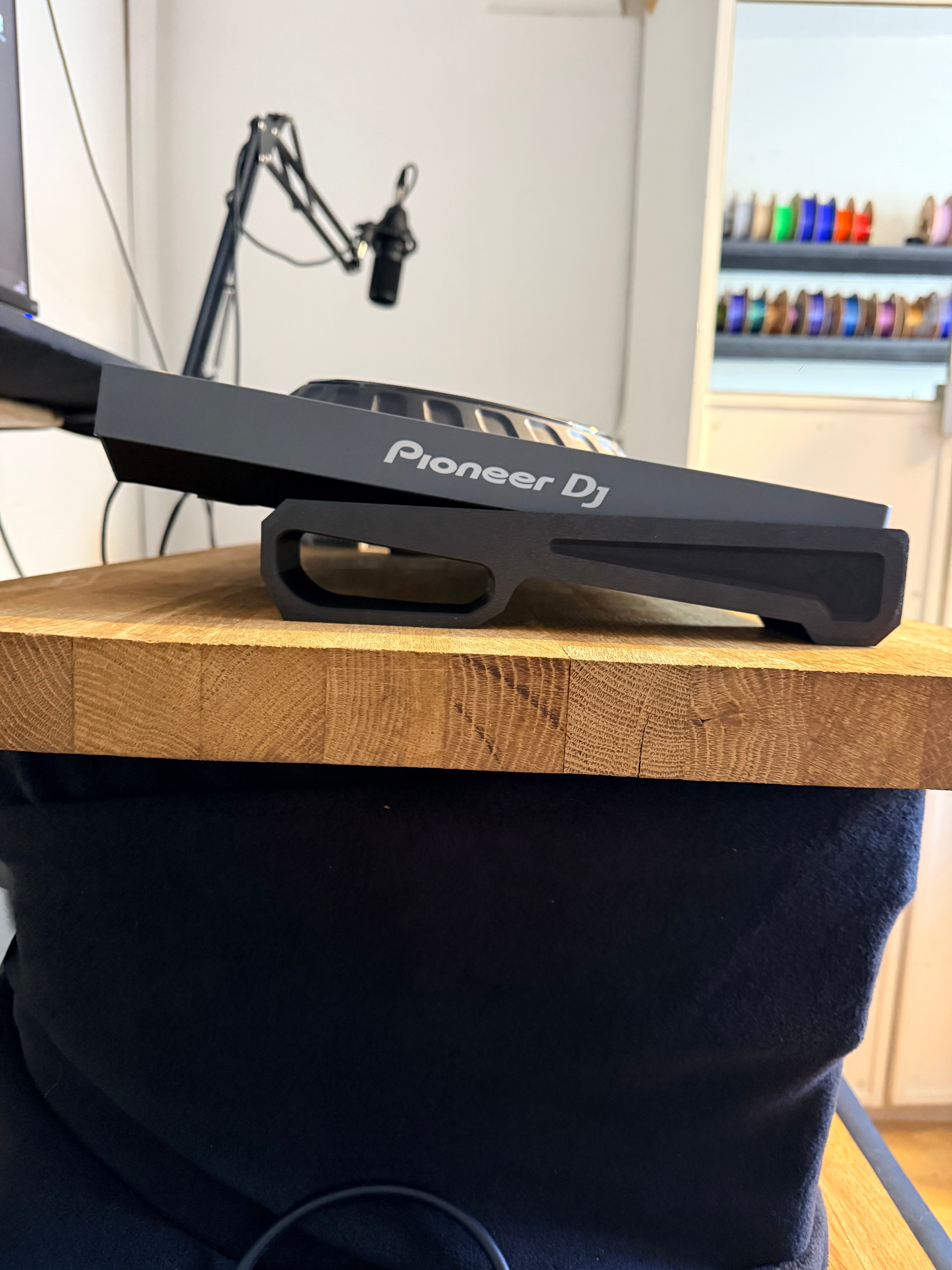 Low-Incline DJ Controller Riser Stands Pair | Compact Stable Deck ...