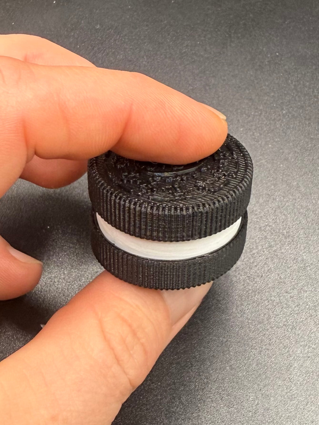 Oreo Clicker Fidget Toy – Satisfying Clicking Biscuit Fidget for Stress Relief & Focus