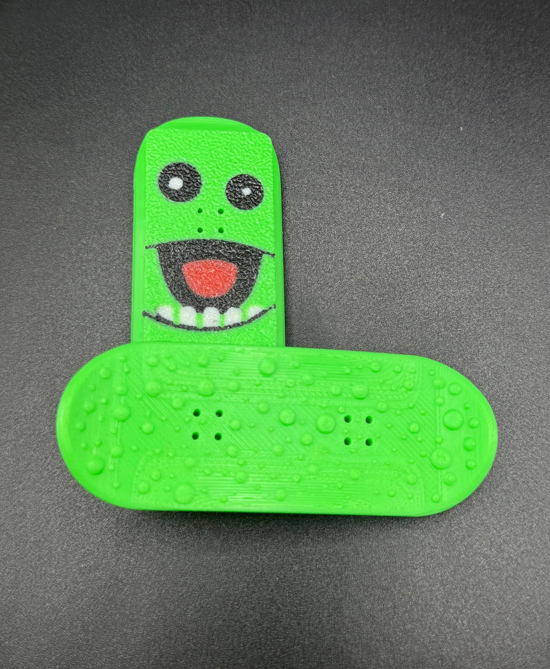 Pickle Kickflip Magnetic Slider – Funny Green Fidget Toy with Optional Storage Crate | Custom 3D Printed Slider