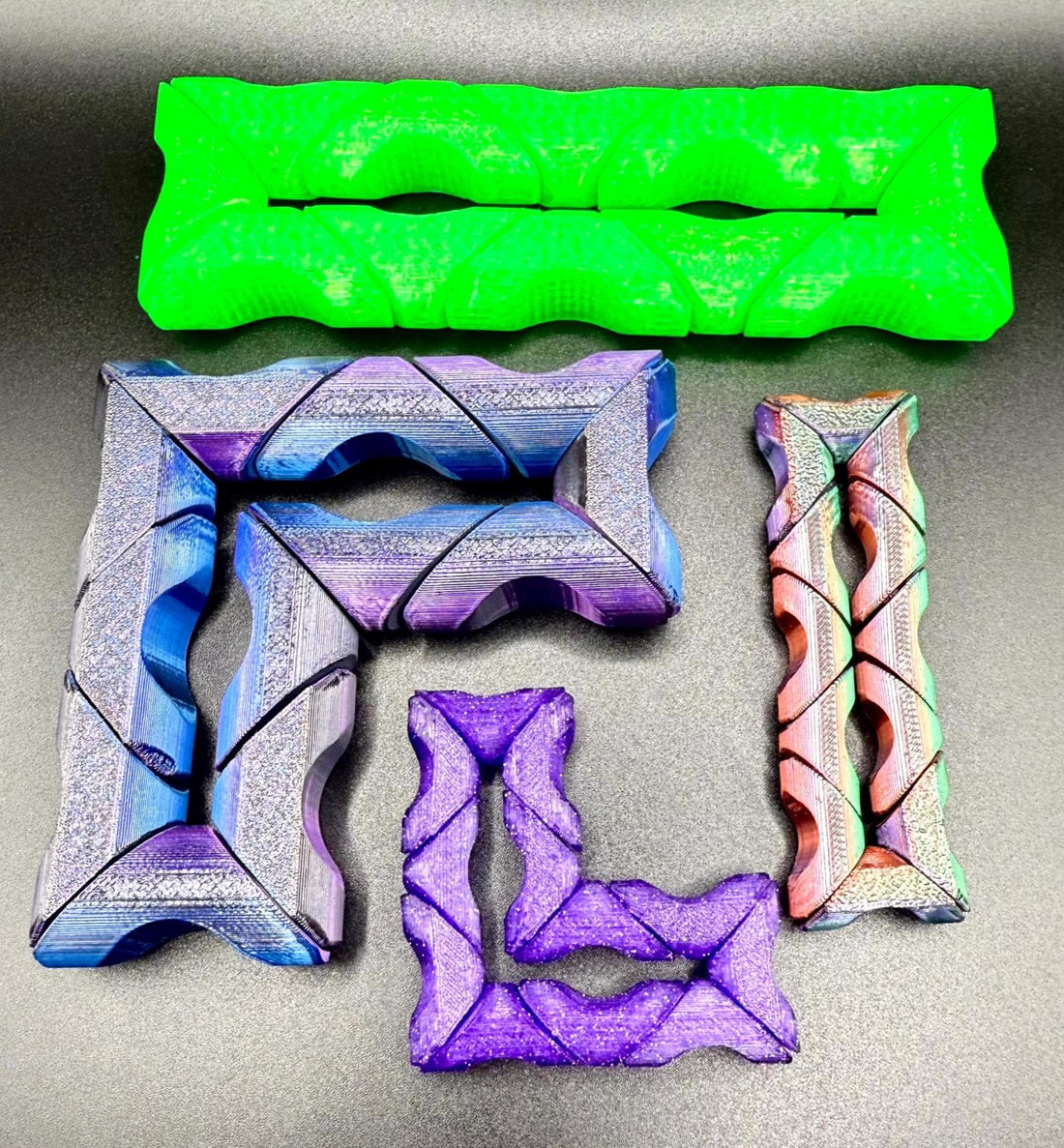 3D Printed Infinity Loop Fidget Toy: Articulated Kinetic Desk Puzzle