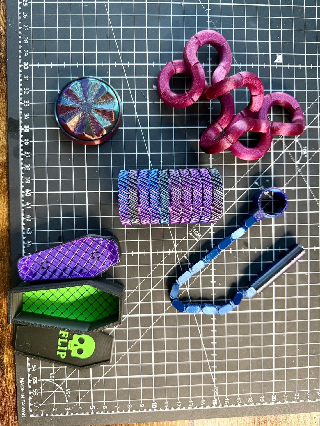 Ring Chaku Fidget Toy - 3D Printed Chain Weighted End for Tricks & Spins