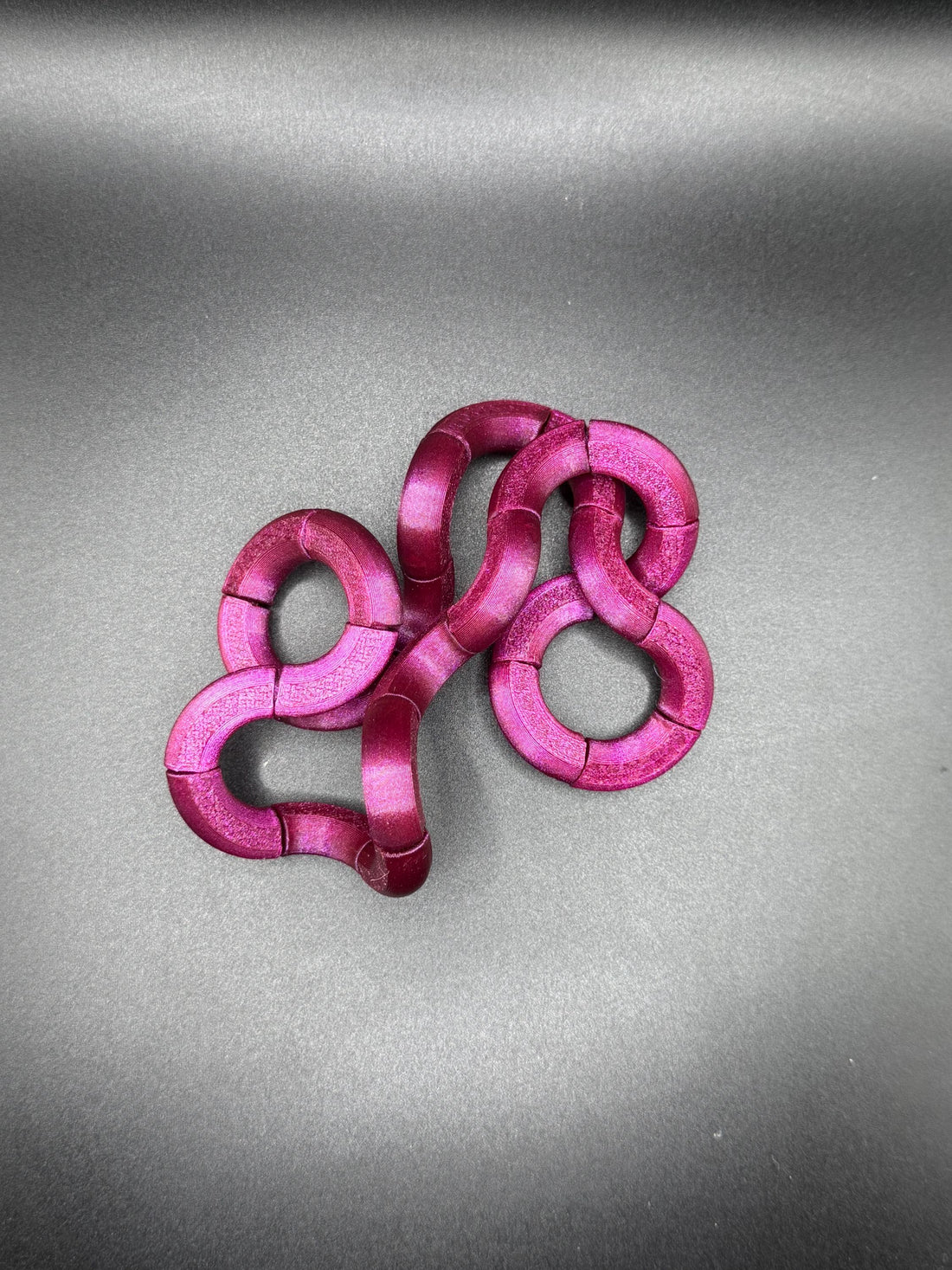 3D Printed Twisty Link Tangle Fidget Toy – Flexible Articulated Curves, 360 Degree Connectors, Moldable Desk Toy